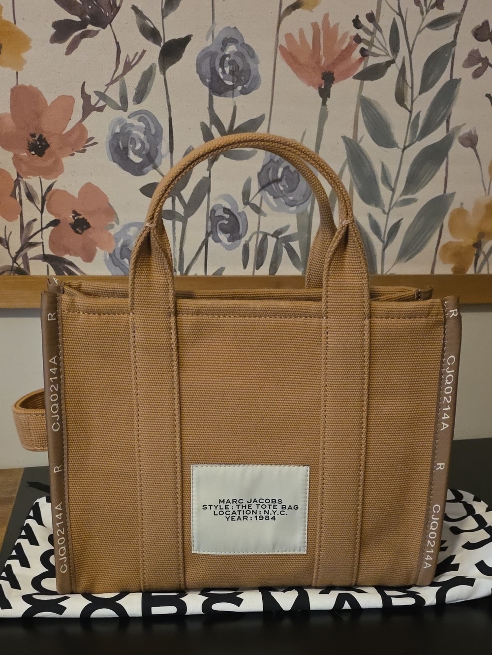 Marc Jacobs Medium Jacquard The Tote Bag - Picture 3 of 4
